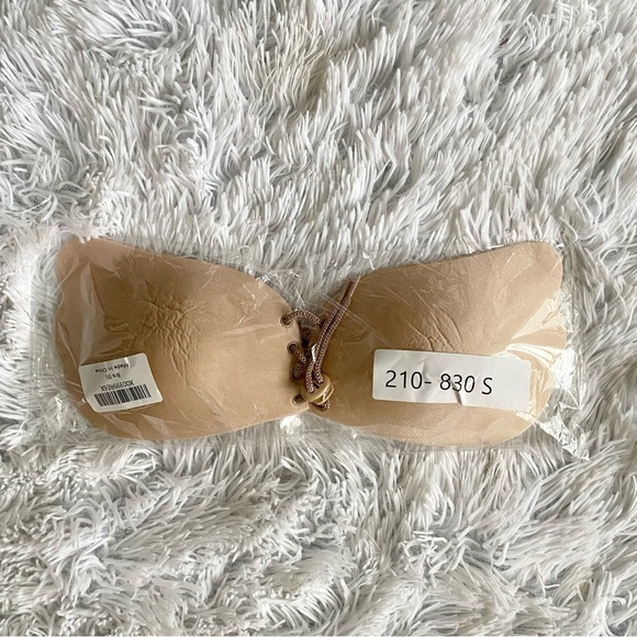 NWT Sticky Bra Backless Strapless Push Up Cleavage Stick On Bra Nude 34B - Picture 2 of 8